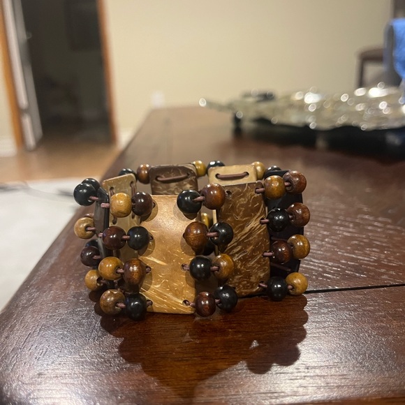 Wooden cuff - Picture 2 of 2